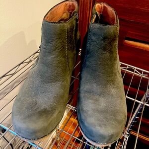 Green Dansko boots size 38